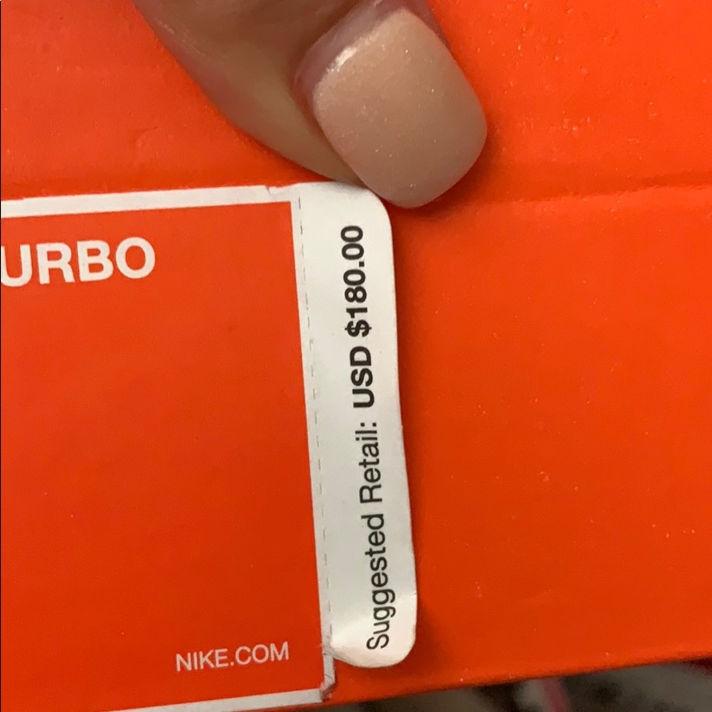Nike’s - Picture 5 of 5
